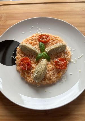 Foto di #597 Risotto con pomodoro, quenelle di melanzane e pomodorini grigliati 🍚🍆🍅