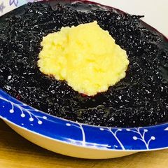 A picture of Mawa beetroot halwa.