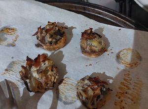Una foto de Champiñones Rellenos de ricotta y tocino