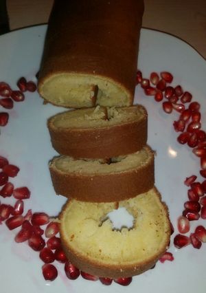 A picture of Swiss roll cake (Hausa version).