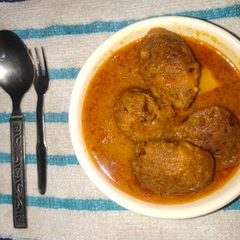 A picture of Besan Ki Tikki.