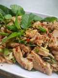 น้ำตกหมูเจ