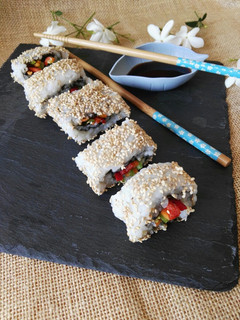Una foto de Uramaki vegano