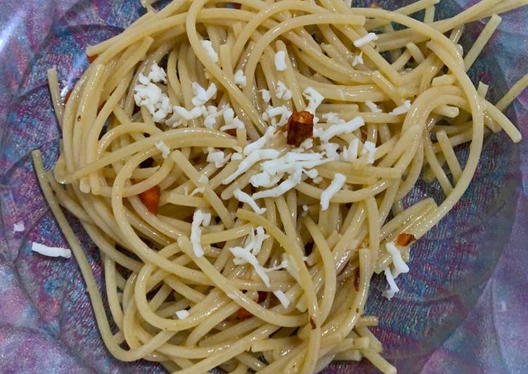 11. Spaghetti aglio olio polos