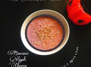 Hình của món Smoothie bowl(chuối, cherry, táo).
