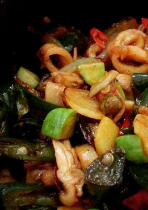 Foto resep Tumis cumi asin peteuy