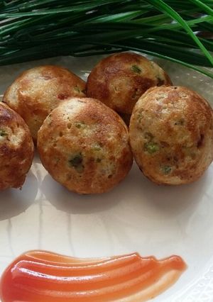 A picture of Sooji paniyaram / appam.