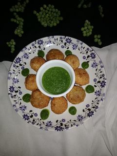 मटर की कचौड़ी (Matar ki Kachori recipe in Hindi) रेसिपी मुख्य फोटो