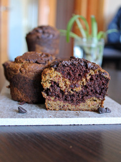 Una foto de Muffins marmolados de cacao y calabaza