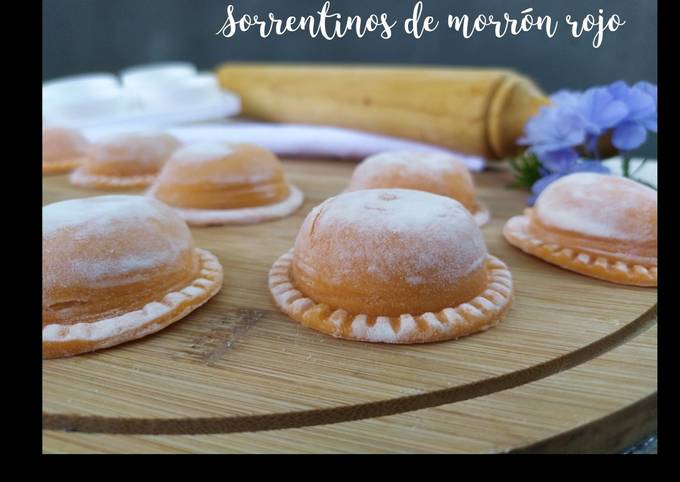 Sorrentinos de morrón rojo