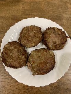 氣炸市售漢堡肉 的食譜成品照片