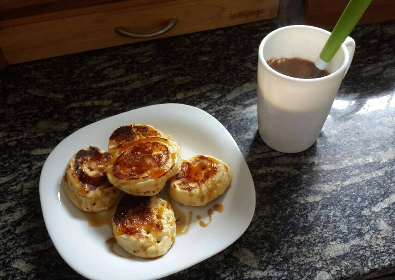 Hot cakes con miel de caña