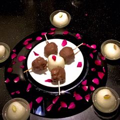A picture of Lychee Chocolate rasgulla.