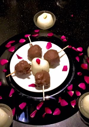 A picture of Lychee Chocolate rasgulla.