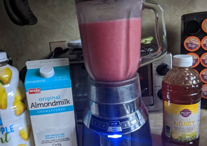 Simple Way to Prepare Quick Strawberry Pineapple Smoothie