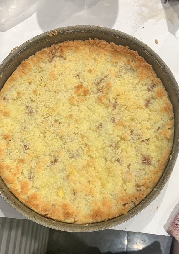 Una foto de Torta de coco y Dulce de leche🤍