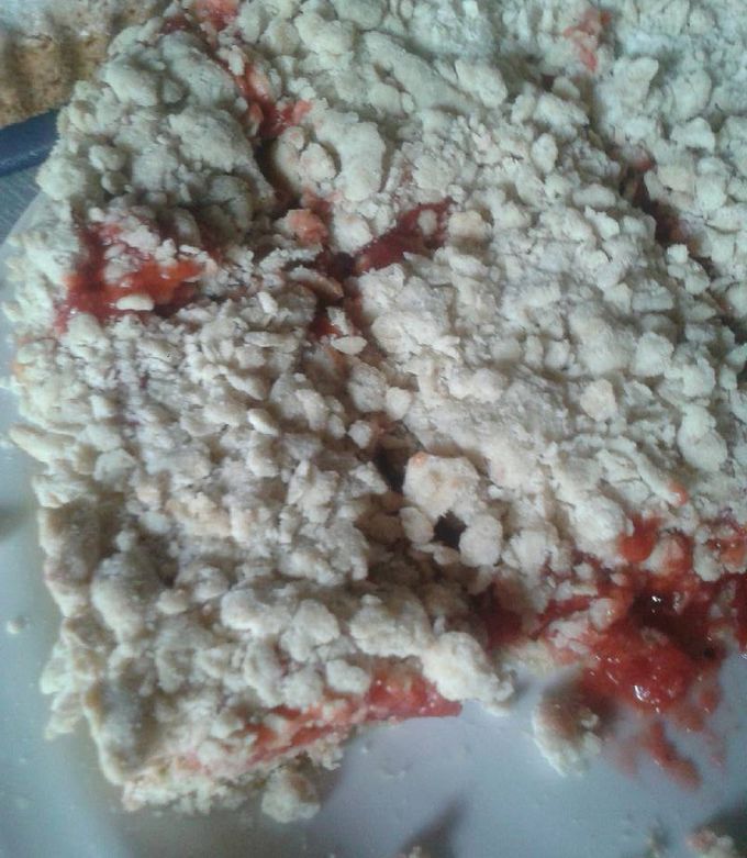 Una foto de Cuadraditos de frambuesa y avena