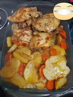 Una foto de Pollo a la Cacerola