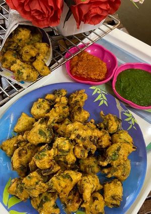 मूंग की दाल के बड़े(Moong ki daal k Bade recipe in Hindi) रेसिपी मुख्य फोटो