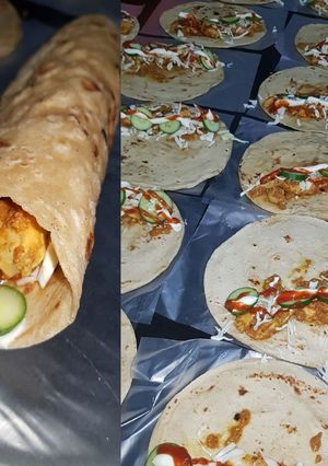 A picture of Chicken malae roll.