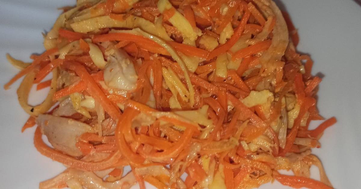 2. Салат с корейской морковью, курицей и шампиньонами