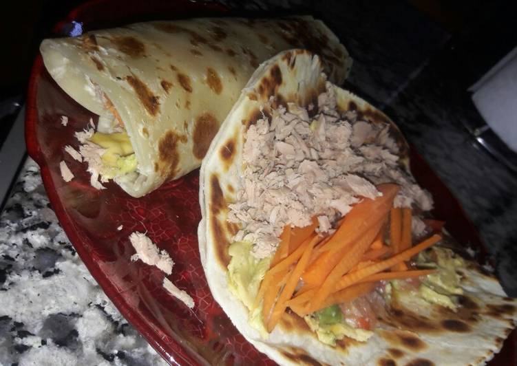 Tacos de atún y vegetales