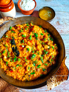 રજવાડી ખીચડી (Rajwadi khichdi recipe in Gujarati) રેસીપી મુખ્ય ફોટો