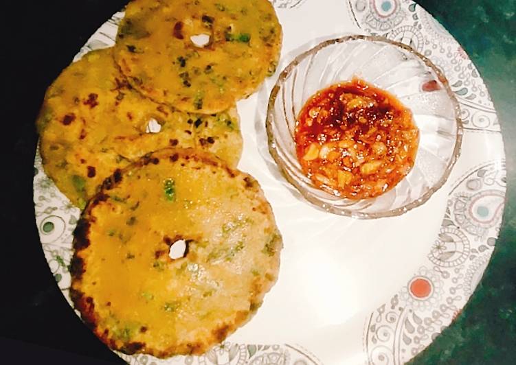 Palak-besan thalipeeth