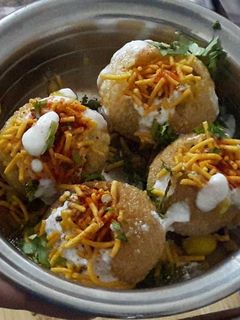 दही सेव पूरी (Dahi Sev Puri recipe in Hindi) रेसिपी मुख्य फोटो