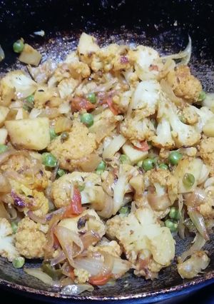 गोभी की सब्ज़ी (Gobhi ki sabzi recipe in hindi) रेसिपी मुख्य फोटो