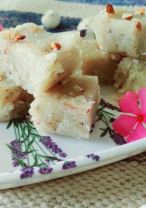 A picture of Makhana Nariyal Vrat ki Burfi.