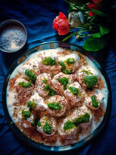 दही वड़ा (dahi vada recipe in Hindi) रेसिपी मुख्य फोटो