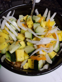 Una foto de Ensalada de Chile y fruta