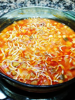 Una foto de Garbanzos con gulas