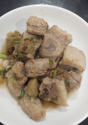 Hình của món Sườn om sấu.