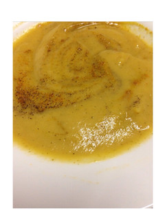 Una foto de Puré de verduras con curry y pimienta negra