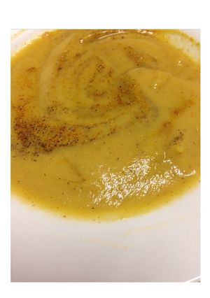 Una foto de Puré de verduras con curry y pimienta negra
