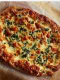 Pizza cu sos alb
