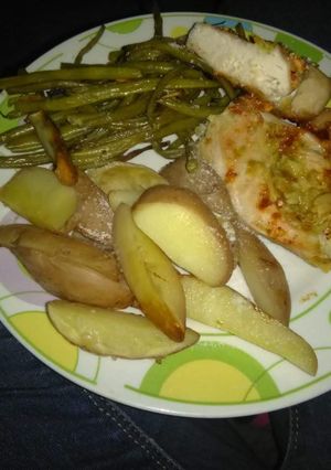 A picture of Garlic Butter Chicken, Green Beans and Potatoes.