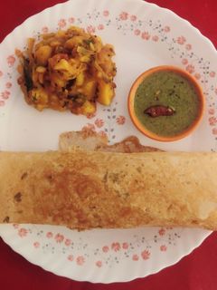 रवा डोसा (rava dosa recipe in marathi) रेसिपी चे मुख्य फोटो 