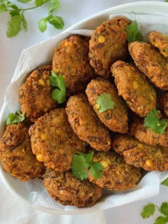 முருங்கைக்காய் வடை (Murunkaikaai vadai recipe in tamil) செய்முறை முக்கிய புகைப்படம்