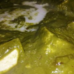 A picture of Palak paneer.