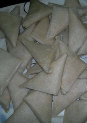 A picture of Dal ke samosay.