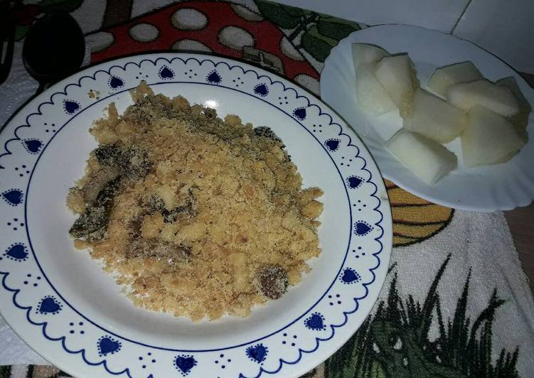 Migas de pan con chorizo, pimientos verdes y mel贸n 馃嵔