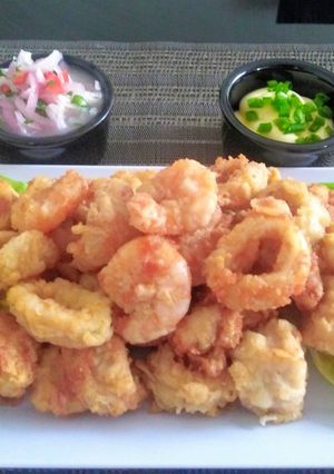 Una foto de Chicharrón de mariscos a base de pan rallado👍🇵🇪