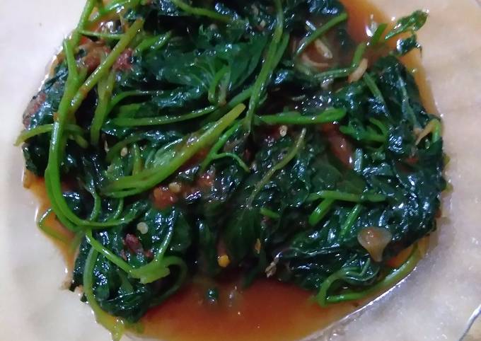 Cara  membuat Tumis daun ubi jalar  menggugah selera