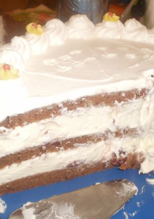 Meggyes-tejszínes vaníliakrém-torta recept fotója