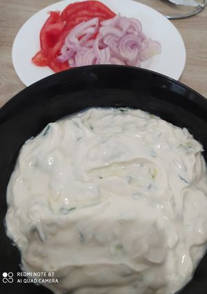 A picture of Tzatziki.
