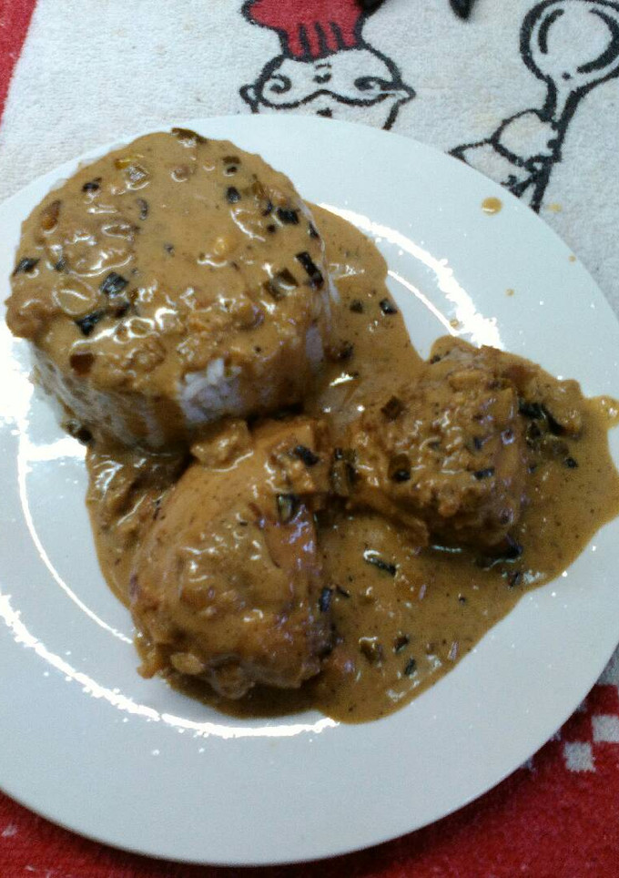 Una foto de Pollo al curry en salsa light de verdeo