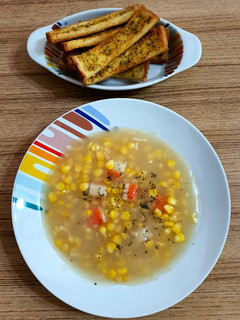 Foto resep Crab & Corn Cream Soup with Garlic Bread 🦀🌽🧄